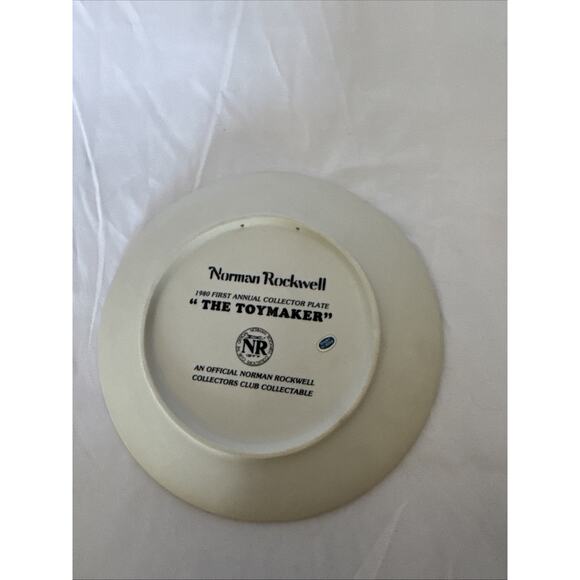 Norman Rockwell 1980 First Annual Collector The Toy maker Plate - Picture 2 of 2